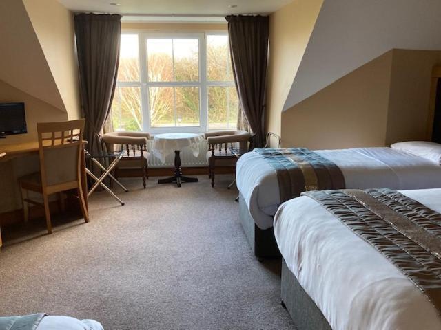 Tailors Lodge, Continental Breakfast Castleisland Esterno foto